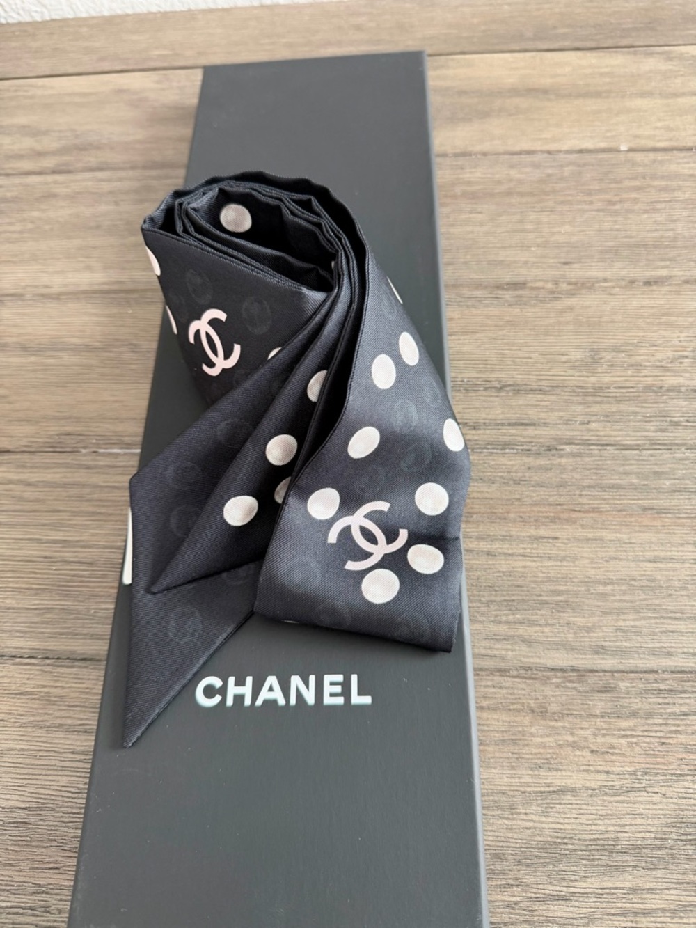 CHANEL Black Silk Polka Dot Twilly with Gold CC Motif - Picture 6 of 6